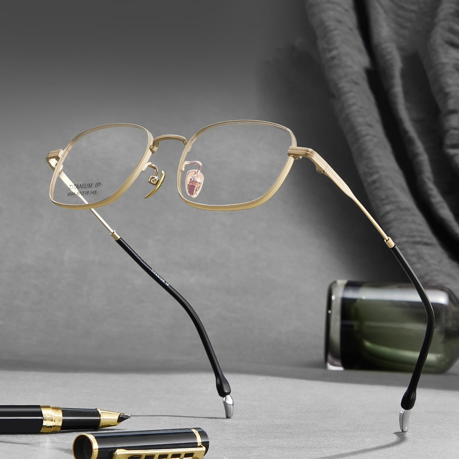 9004 Ochelari de titan pur anti-alunecare cu ramă largă