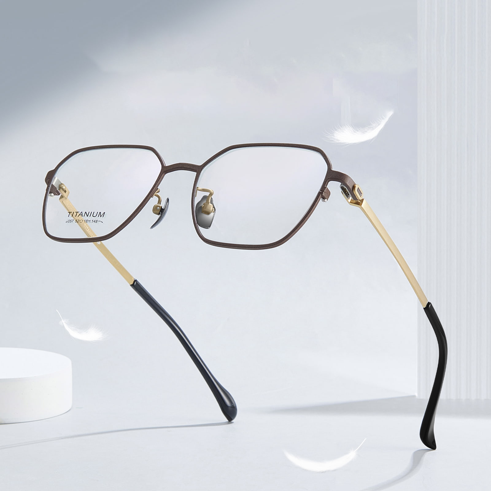 9057 Ochelari personalizați cu tăietură hexagonală din titan pur